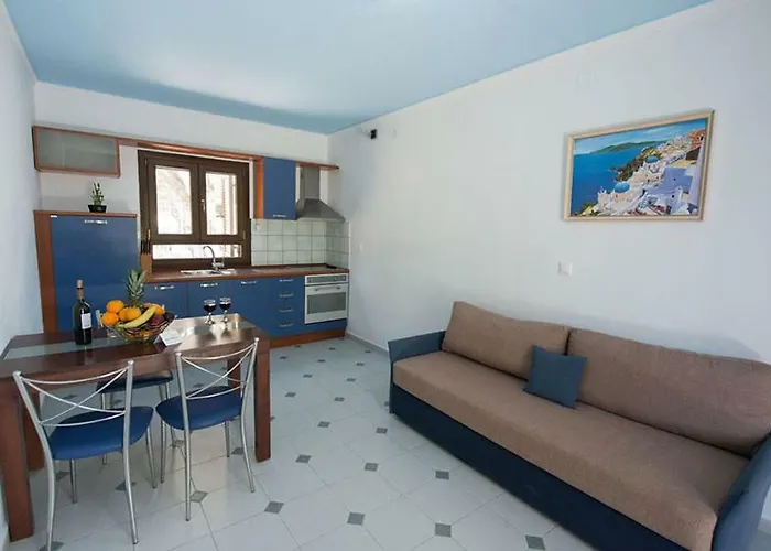 Ilios & מלון דירות 3*