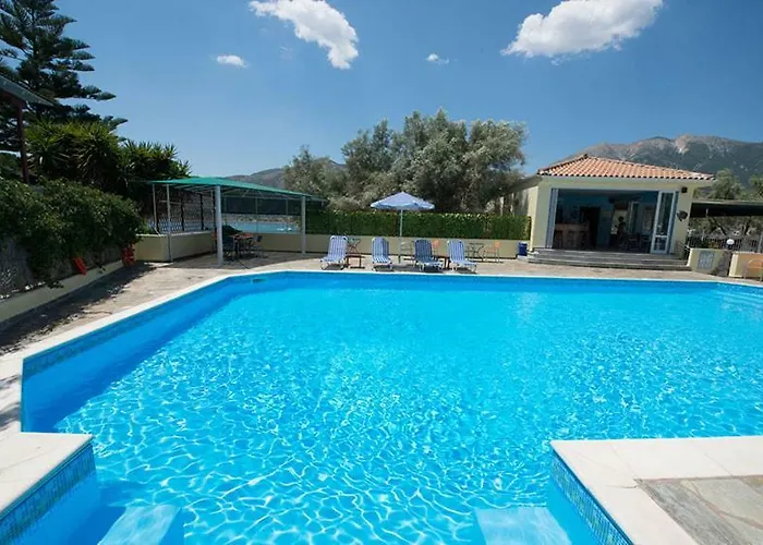 Ilios & מלון דירות Yénion